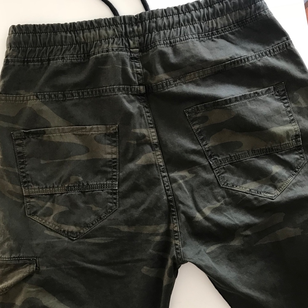Zara camo jogger pants. mens medium